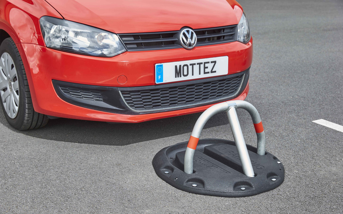 BLOC PARKING 3 PIEDS EN CAOUTCHOUC RECYCLE