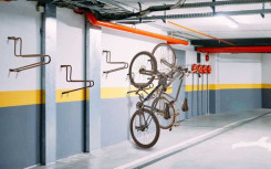 SUPPORT VELO MURAL VERTICAL