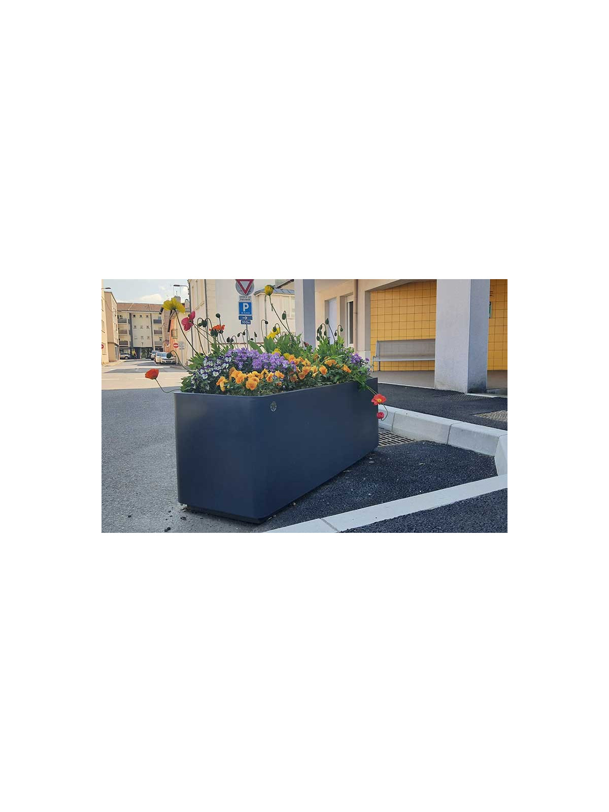 JARDINIERE SEPARATEUR D ESPACE EXTERIEUR 
JARDINIERE DESIGN POLYETHYLENE POUR TERRASSE EXTERIEURE