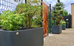 JARDINIERE SEPARATEUR D ESPACE EXTERIEUR 
JARDINIERE DESIGN POLYETHYLENE POUR TERRASSE EXTERIEURE