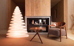 SAPIN LUMINEUX CHRISMY LAMPE INTÉRIEUR EXTÉRIEUR DESIGN
DÉCORATION LUMINEUSE DE NOËL MODERNE