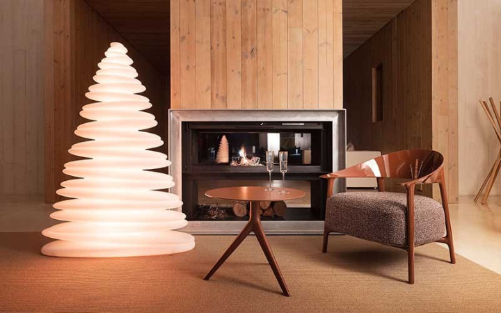 SAPIN LUMINEUX CHRISMY LAMPE INTÉRIEUR EXTÉRIEUR DESIGN
DÉCORATION LUMINEUSE DE NOËL MODERNE