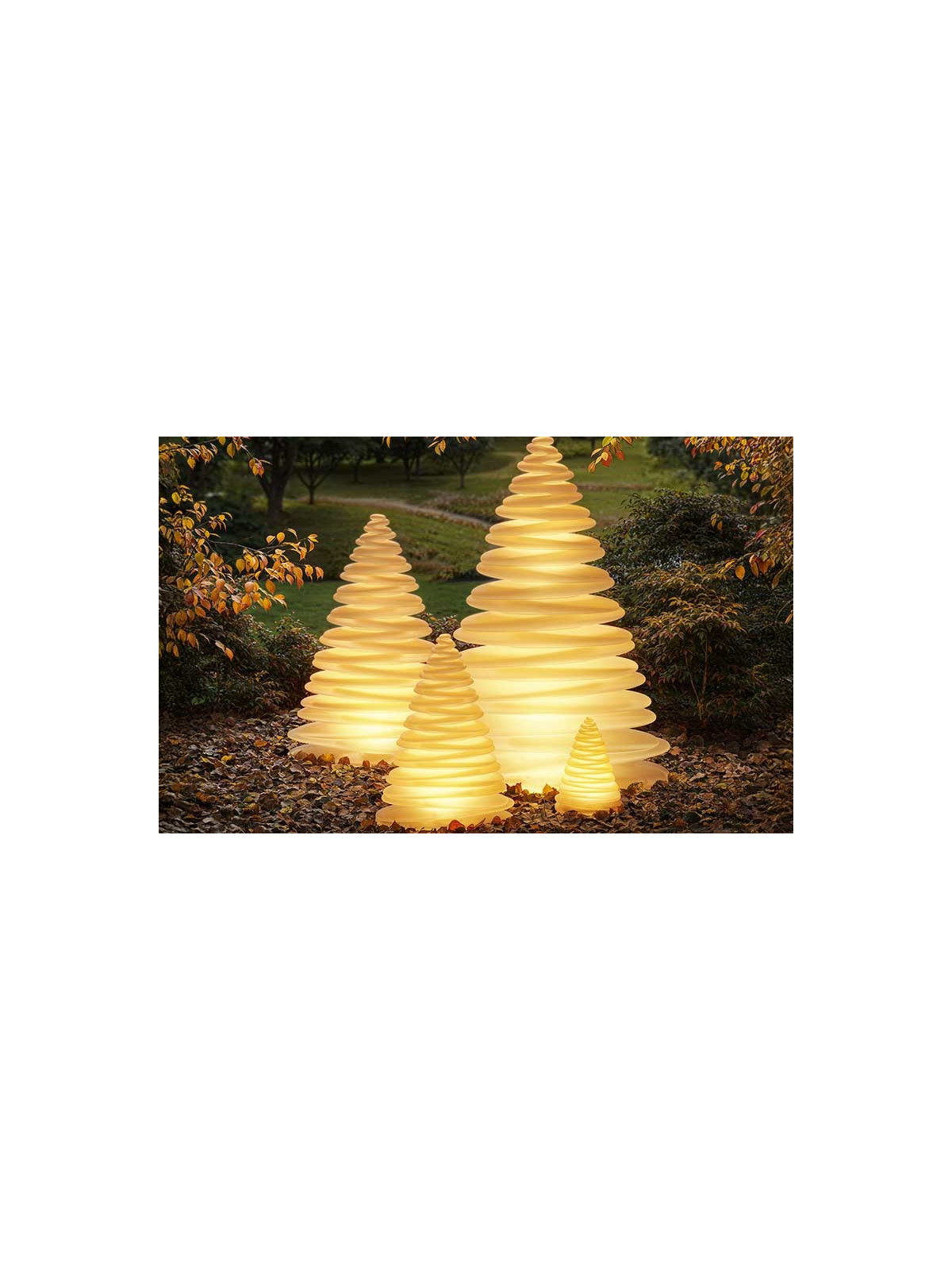 SAPIN LUMINEUX CHRISMY LAMPE INTÉRIEUR EXTÉRIEUR DESIGN
DÉCORATION LUMINEUSE DE NOËL MODERNE