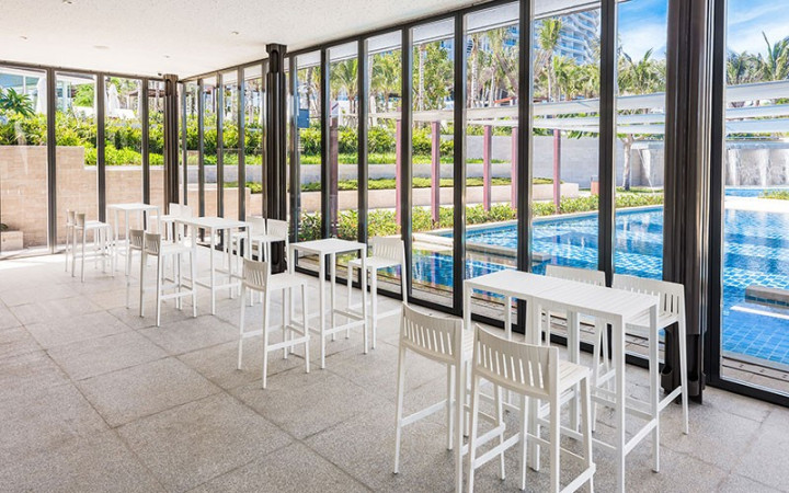 TABOURET DE BAR DESIGN SPRITZ 870 mm BLANC
MOBILIER HORECA MODERNE POUR INTÉRIEUR EXTÉRIEUR