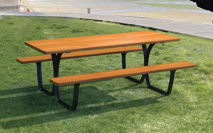 TABLE PIQUE NIQUE CORDOUE