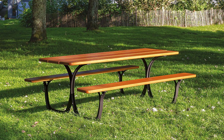 TABLE PIQUE NIQUE CORDOUE PMR