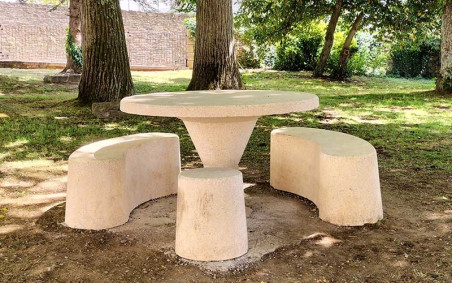 TABLE DE PIQUE NIQUE EXTÉRIEUR EN BÉTON
MOBILIER URBAIN EN BÉTON RÉSISTANT POUR COLLECTIVITÉ