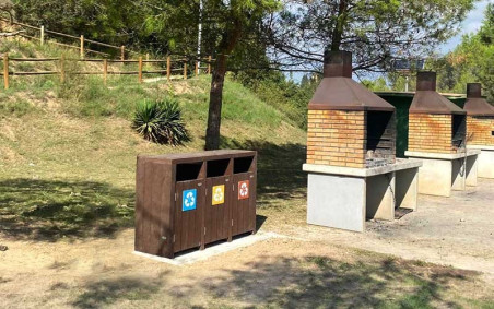 CORBEILLE PUBLIQUE BURETA EN PLASTIQUE RECYCLÉ POUR COLLECTIVITÉ
POUBELLE URBAINE ÉCOLOGIQUE POUR PROPRETÉ EXTÉRIEURE