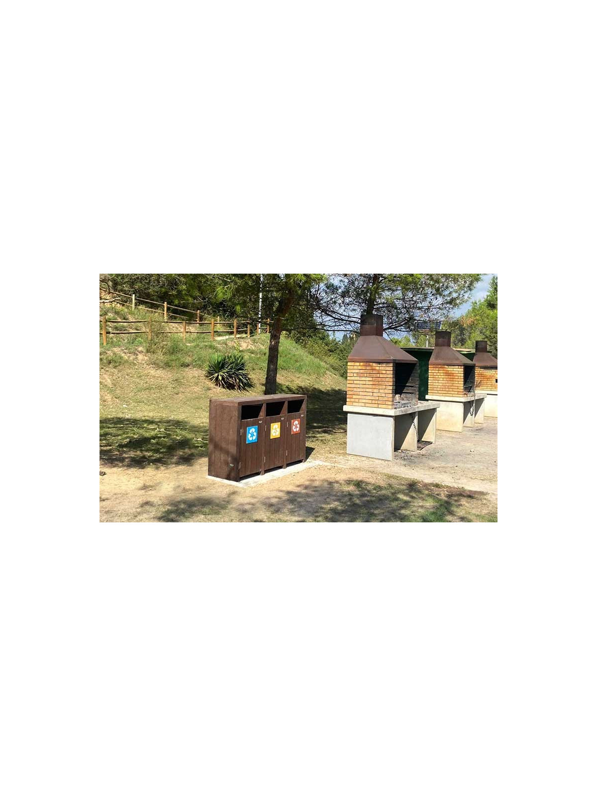 CORBEILLE PUBLIQUE BURETA EN PLASTIQUE RECYCLÉ POUR COLLECTIVITÉ
POUBELLE URBAINE ÉCOLOGIQUE POUR PROPRETÉ EXTÉRIEURE