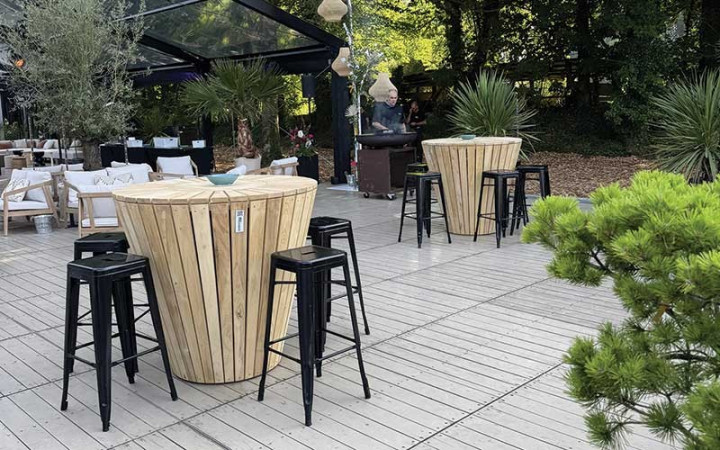 MANGE DEBOUT EN BOIS SELENE POUR ACCUEIL ENTREPRISE OU TERRASSE SOIREE EVENEMENTIEL