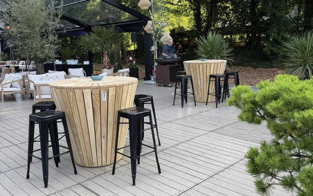 MANGE DEBOUT EN BOIS SELENE POUR ACCUEIL ENTREPRISE OU TERRASSE SOIREE EVENEMENTIEL