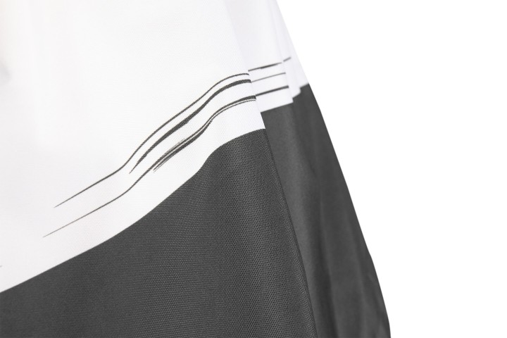 Parasol SO CUTE moderne pour protéger vos zones extérieures de repos