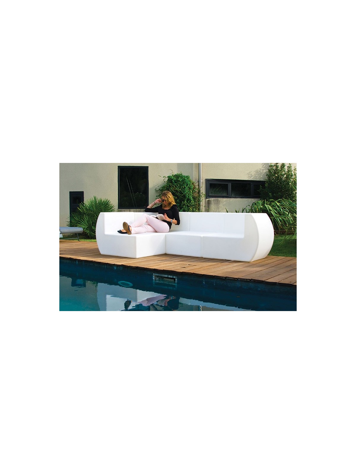 CANAPÉ ANGLE TEMPO POUR INTÉRIEUR ET EXTÉRIEUR
CHAUFFEUSE MODERNE POUR ECOLE OU ENTREPRISE