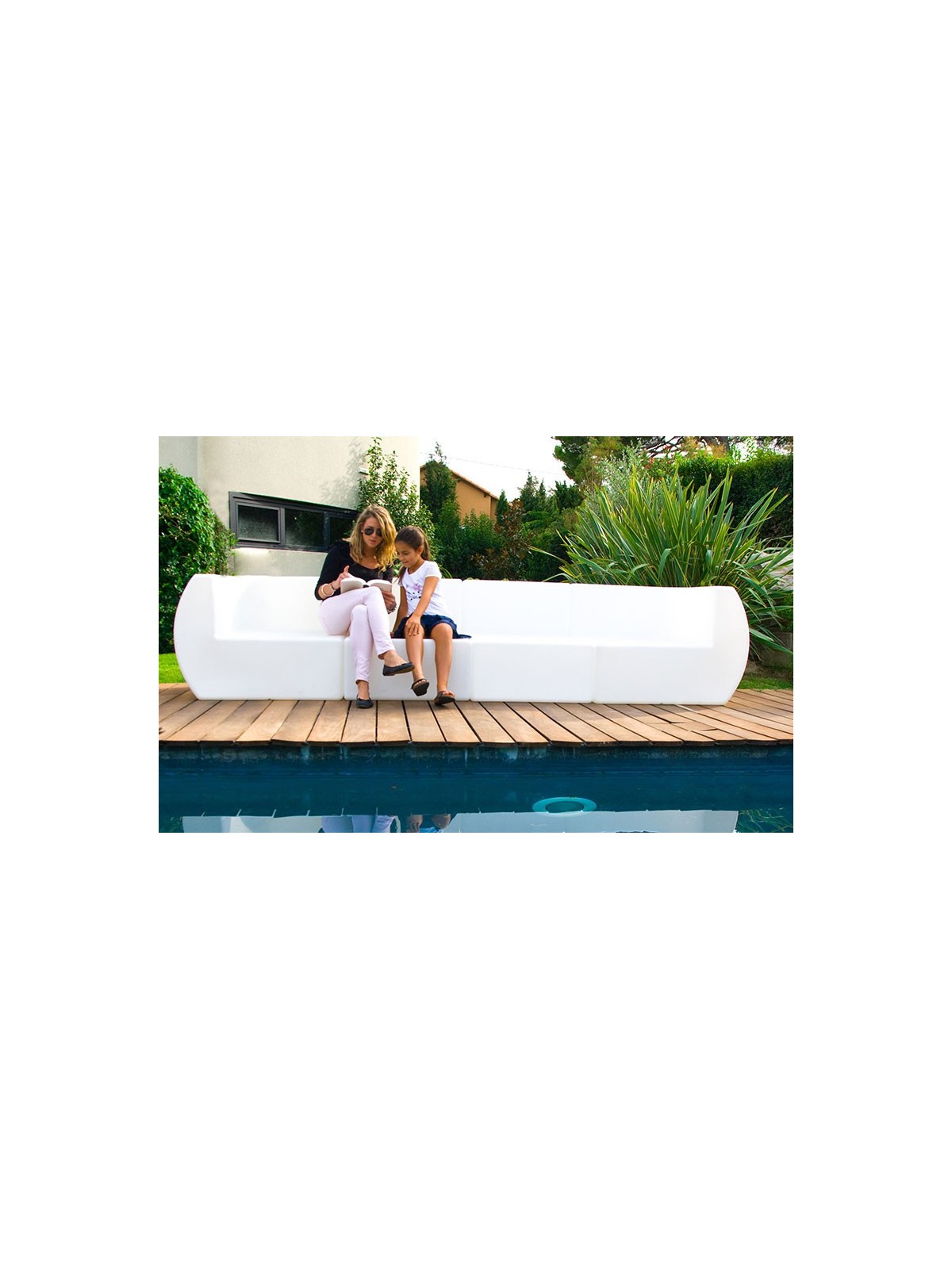 CANAPÉ ANGLE TEMPO POUR INTÉRIEUR ET EXTÉRIEUR
CHAUFFEUSE MODERNE POUR ECOLE OU ENTREPRISE