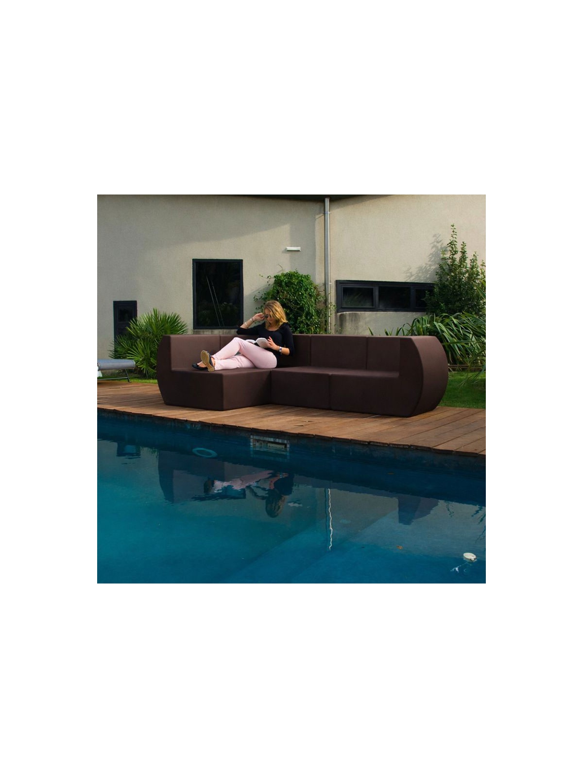 CANAPÉ ANGLE TEMPO POUR INTÉRIEUR ET EXTÉRIEUR
CHAUFFEUSE MODERNE POUR ECOLE OU ENTREPRISE