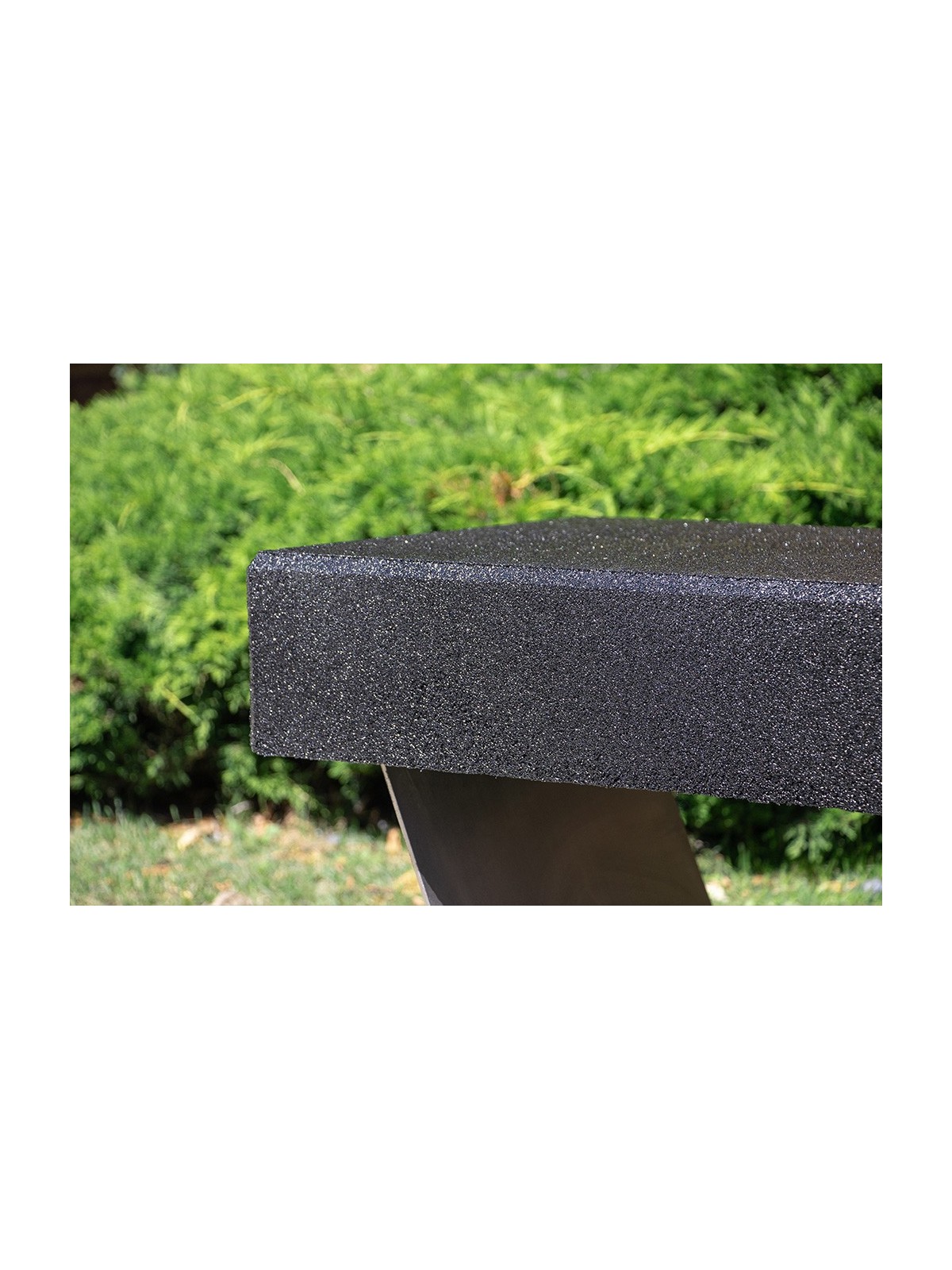 Banco Helium – Banc urbain design en caoutchouc recyclé | Neusus Urban