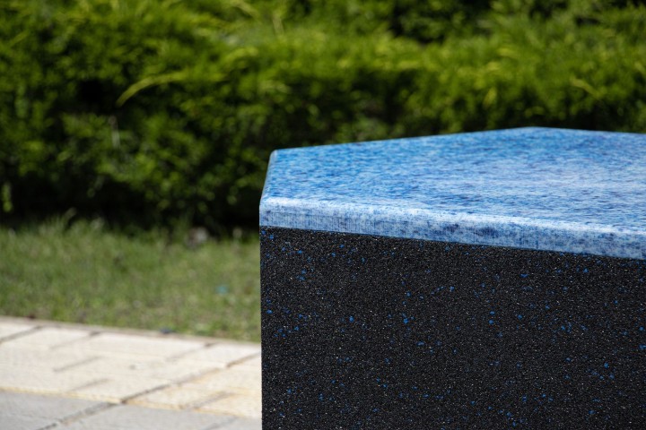 Half Neulogic – Banc urbain modulaire recyclé | Neusus Urban