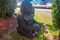 Escultura Gorila – Sculpture urbaine recyclée | Neusus Urban