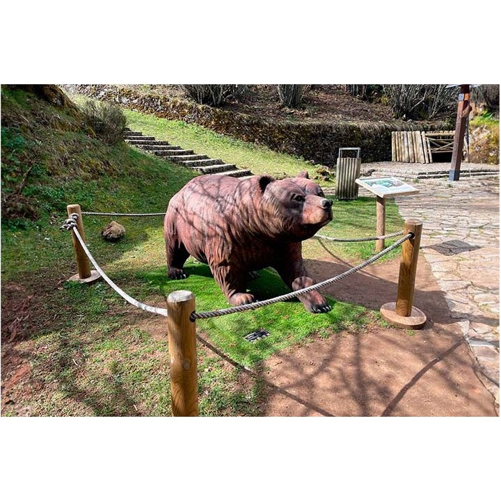 Sculpture ours en caoutchouc recyclé – Neusus Urban