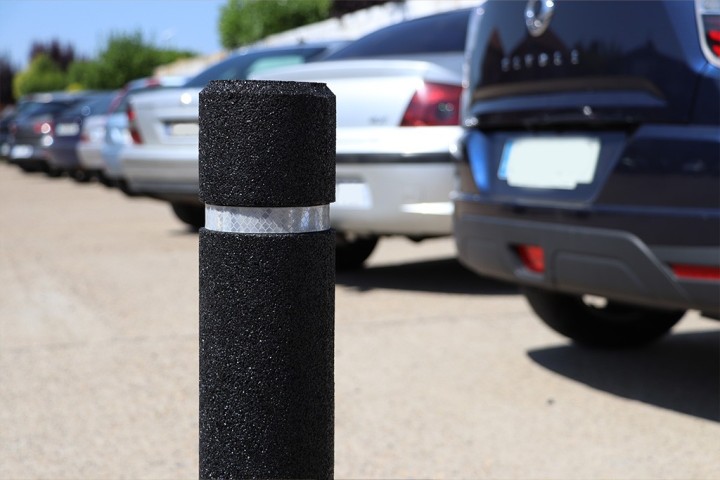 Potelet extérieur City à sceller caoutchouc 100 % recyclé Neusus Urban