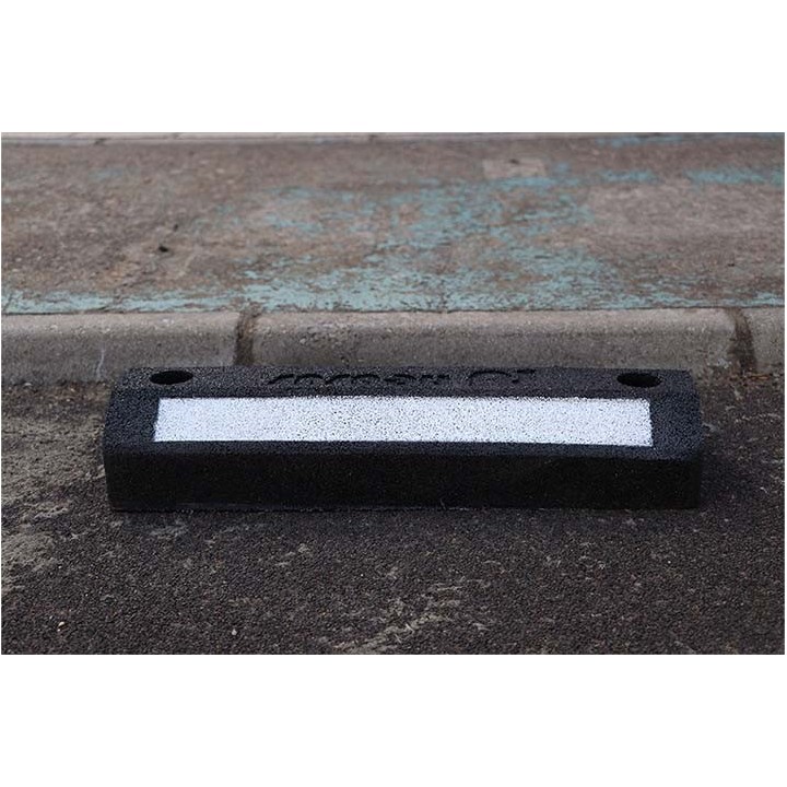 Butoir de parking durable en caoutchouc recyclé – Neusus Urban