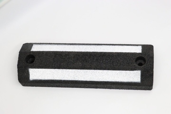 Butoir de parking durable en caoutchouc recyclé – Neusus Urban