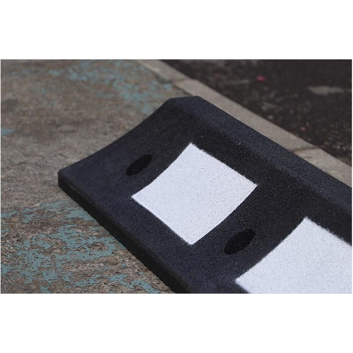 Butoir pour camions robuste en caoutchouc recyclé – NEUSUS URBAN