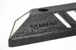 Séparateur de voie sécurisé en caoutchouc recyclé – Neusus Urban