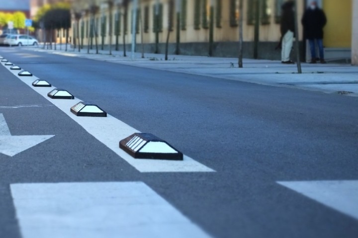 Séparateur de voie sécurisé en caoutchouc recyclé – Neusus Urban