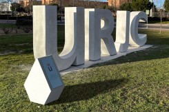 Totem de signalisation urbaine Neulogic – Neusus Urban