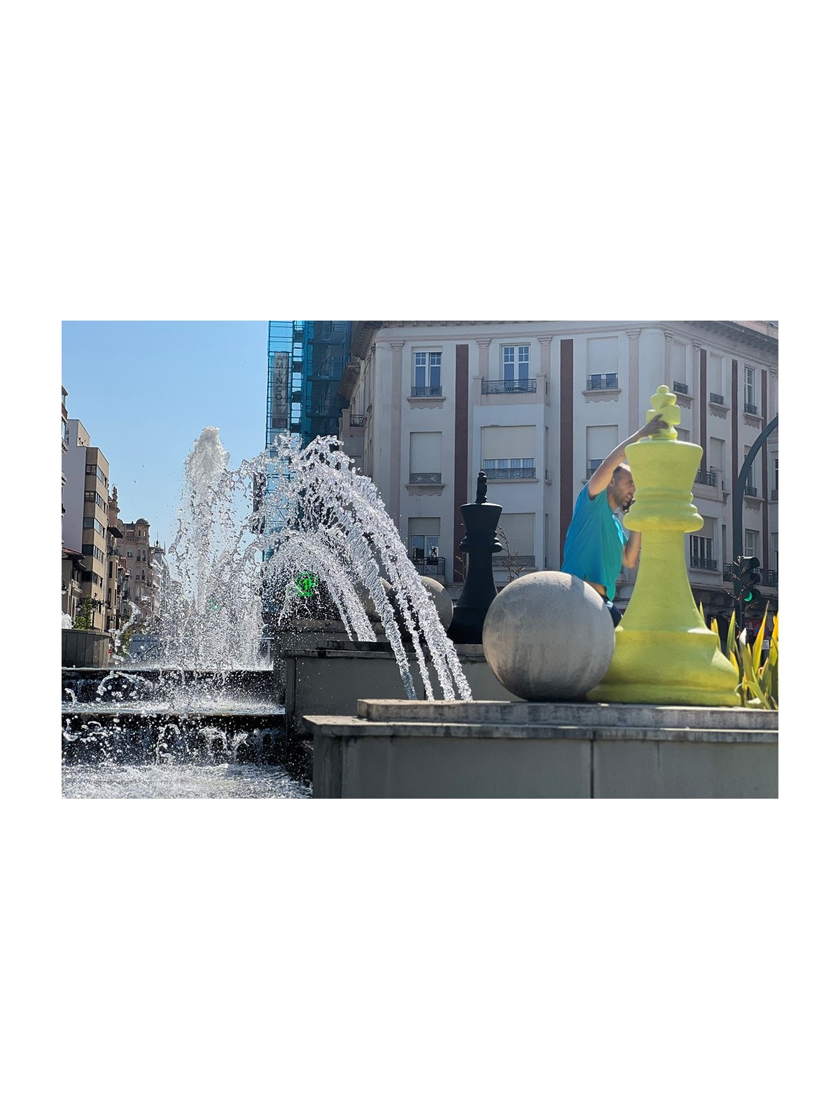 Pion géant échec roi en caoutchouc recyclé – Neusus Urban