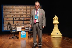 Grande dame décorative – Élément urbain Neusus Urban