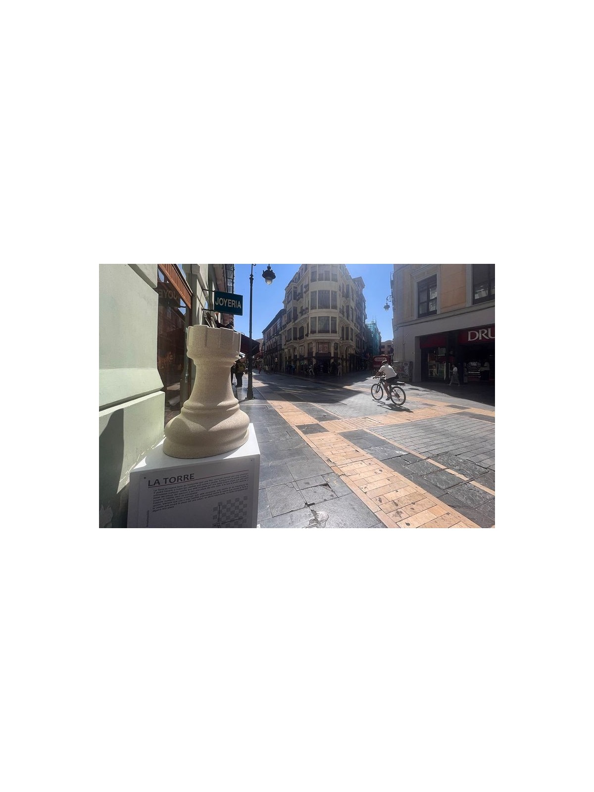 Pièce d’échecs tour XXL – Neusus Urban