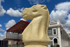 Cavalier géant – élément urbain grand format | Neusus Urban