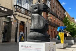 Cavalier géant – élément urbain grand format | Neusus Urban