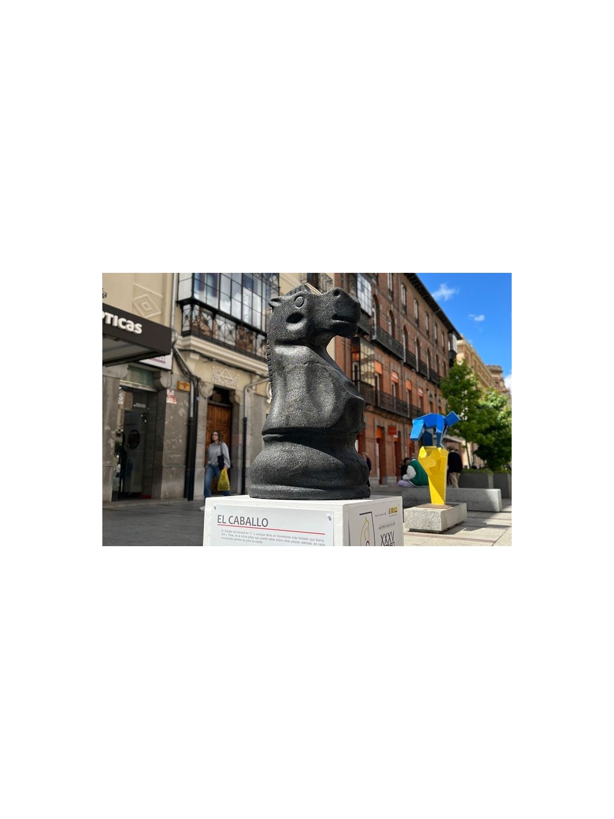 Cavalier géant – élément urbain grand format | Neusus Urban