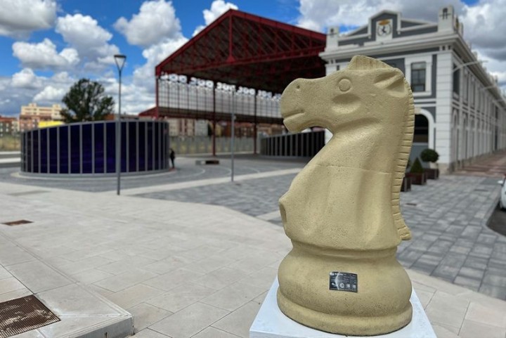 Cavalier géant – élément urbain grand format | Neusus Urban