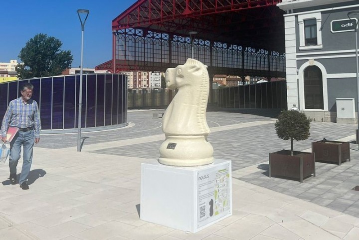 Cavalier géant – élément urbain grand format | Neusus Urban