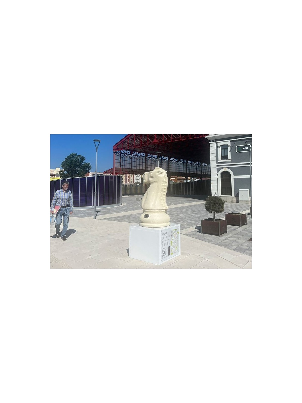 Cavalier géant – élément urbain grand format | Neusus Urban