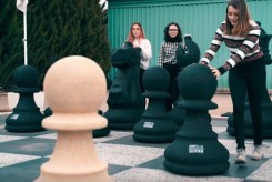 Pion géant – élément urbain grand format | Neusus Urban