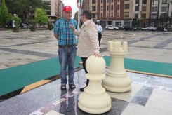 Pion géant – élément urbain grand format | Neusus Urban