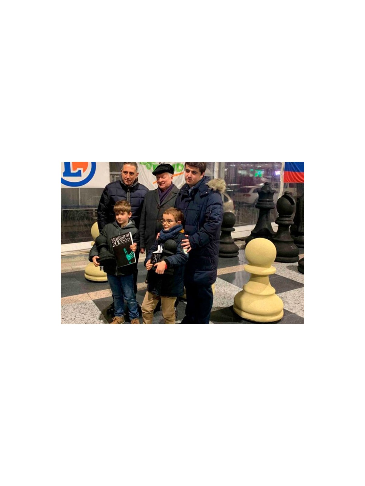 Pion géant – élément urbain grand format | Neusus Urban