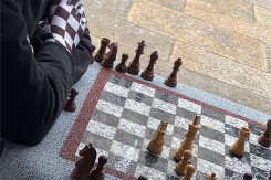 Ensemble banc et table d’échecs  – Neusus Urban