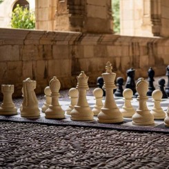 Jeu d’échecs urbain géant – Neusus Urban