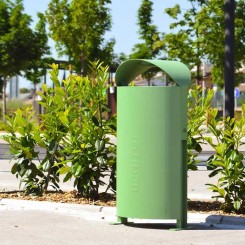 CORBEILLE URBAINE EN ACIER TILA
POUBELLE DE VILLE AVEC CENDRIER
COLLECTEUR DE DÉCHET TILA POUR COLLECTIVITÉ