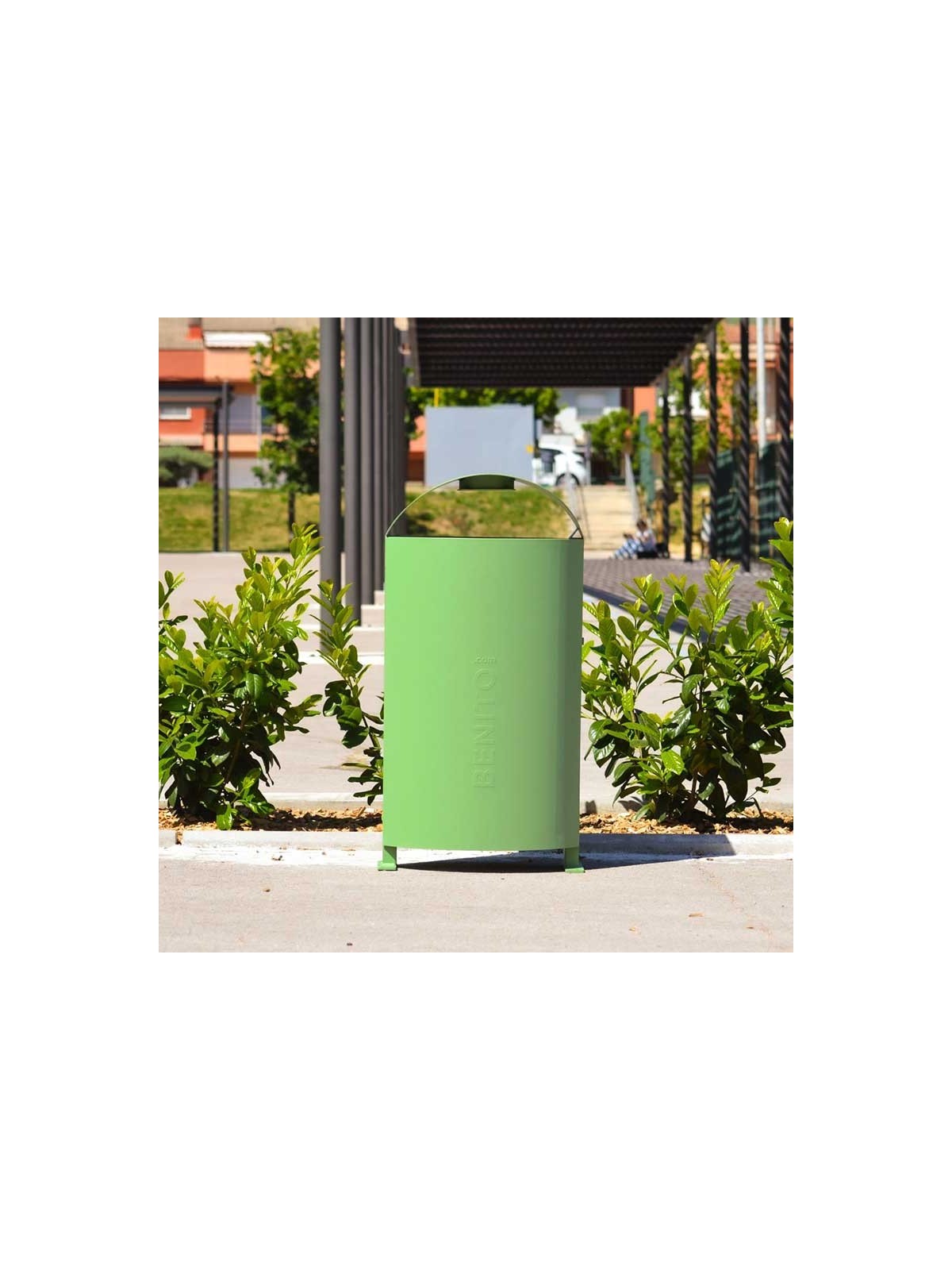 CORBEILLE URBAINE EN ACIER TILA
POUBELLE DE VILLE AVEC CENDRIER
COLLECTEUR DE DÉCHET TILA POUR COLLECTIVITÉ