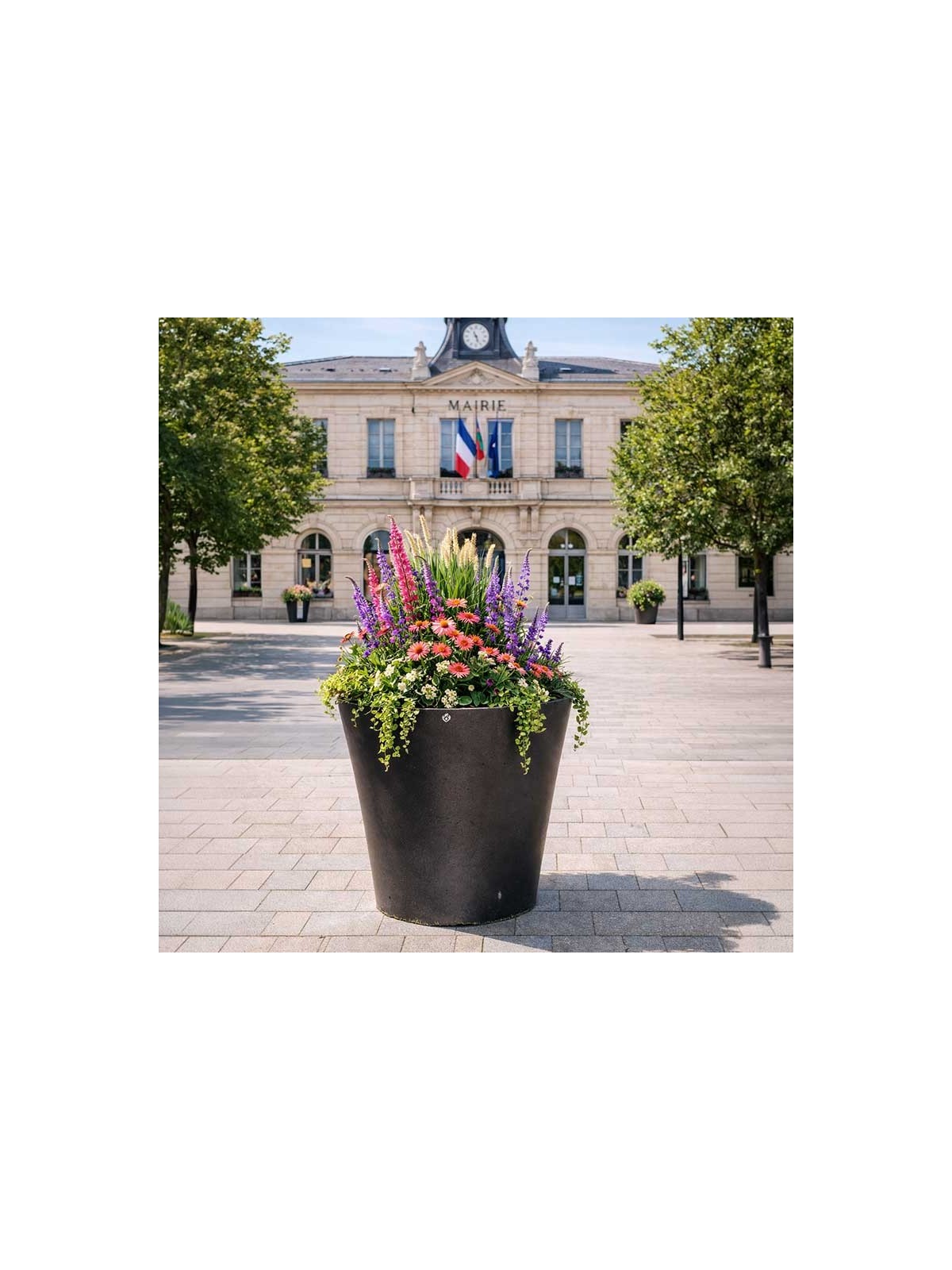 POT VOGUE EN POLYETHYLENE DESIGN
JARDINIÈRE EXTÉRIEURE PLASTIQUE POUR ESPACE PUBLIC