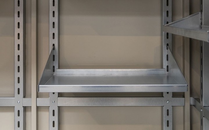 Option porte outils et étagères pour abri de rangement de jardin AZY