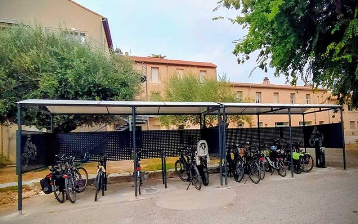 ABRI VELO PARKEA AMENAGEMENT EXTERIEUR STATIONNEMENT VELO