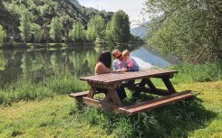 TABLE DE PIQUE NIQUE ÉCOLOGIQUE EN PLASTIQUE RECYCLE
TABLE URBAINE POUR ESPACE PUBLIC EXTERIEUR DE COLLECTIVITÉ